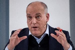 特巴斯：欧足联和比利亚雷亚尔球迷都支持海外办赛，但仍有人抗议