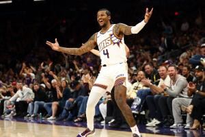 杰伦·格林谈此前首秀：太兴奋了 赛前想睡个午觉都兴奋得睡不着